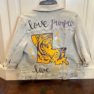 Women’s Custom TimeandTru LSU denim jacket (painted)-lightbluewash-size M(8–10)